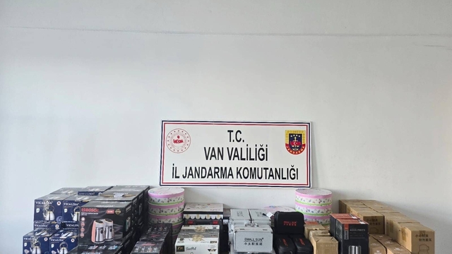 Van'da gümrük kaçağı malzemeler ele geçirildi