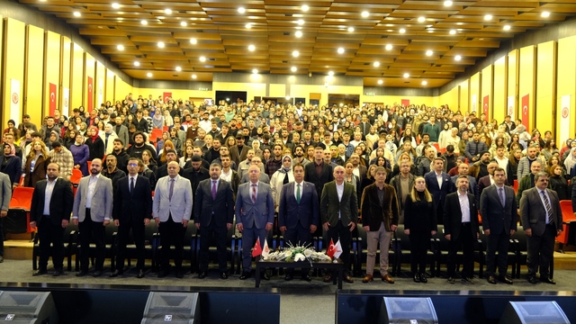 Sivas Cumhuriyet Üniversitesinde ilk ders "Gazze" teması ile yapıldı