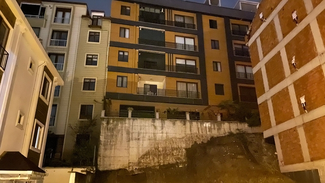 Ordu'da bir inşaatın temel kazısı sırasında hasar oluşan 2 bina boşaltıldı