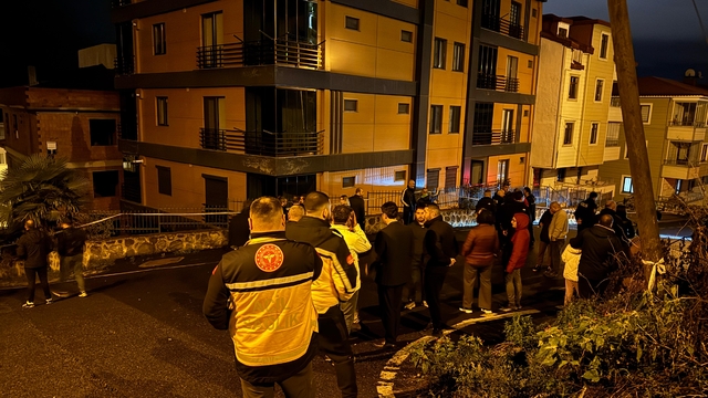 Ordu'da zemindeki kayma nedeniyle çatlaklar oluşan 2 bina mühürlendi