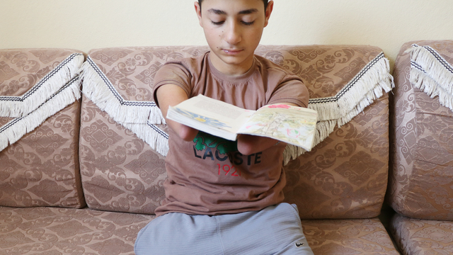 Kol ve bacakları olmayan Nakşin, ilk lise dersini evde öğretmeniyle yaptı