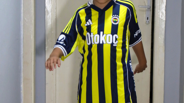 Muhabbet kuşunun peşinden 6'ncı kattan düşen Burak'a yardım eli uzatıldı