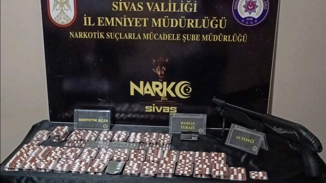 Sivas'ta uyuşturucu operasyonunda yakalanan 4 şüpheli tutuklandı