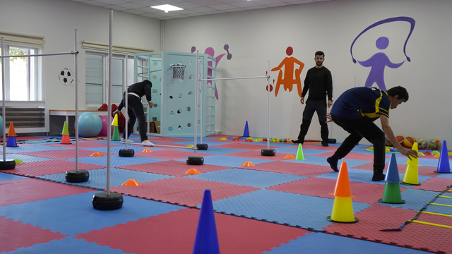 Erzurum Büyükşehir Belediyesi, açtığı kurslarla engellileri hayata kazandırıyor