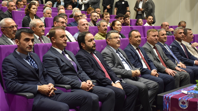 Trabzon'da okullara spor malzemesi ve oyun seti dağıtıldı