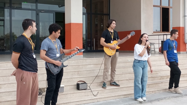 Bilkent Üniversitesi öğrencileri, Eskil ilçesinde kütüphane kurdu