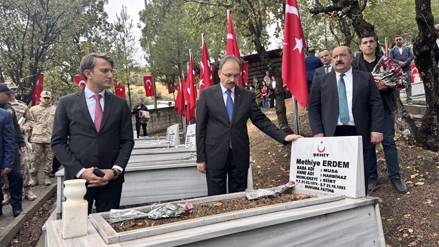 Siirt'in Derince köyünde PKK'lı teröristlerin katlettiği 22 kişi törenle anıldı