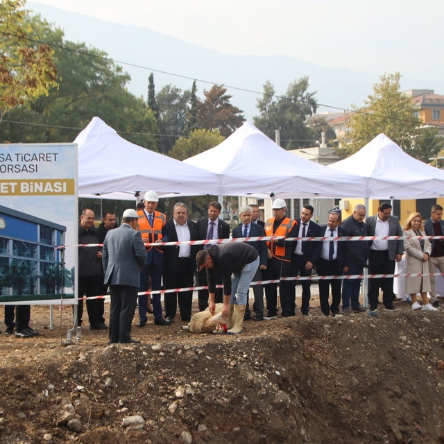 Manisa Ticaret Borsasının yeni hizmet binasının temeli atıldı