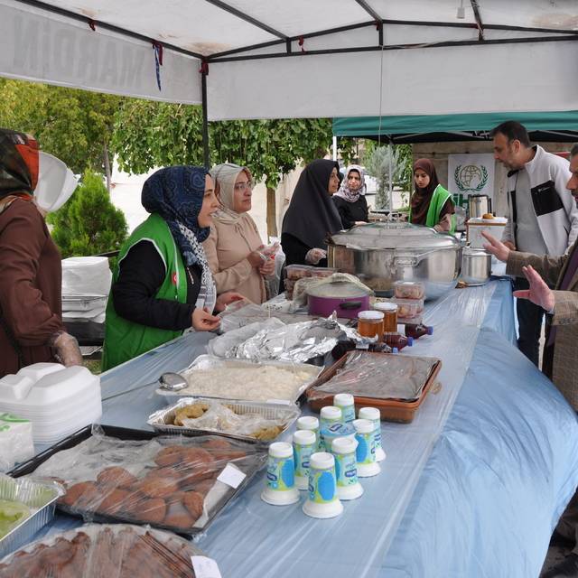 Mardin'de "Gazze Yararına Hayır Çarşısı" kuruldu