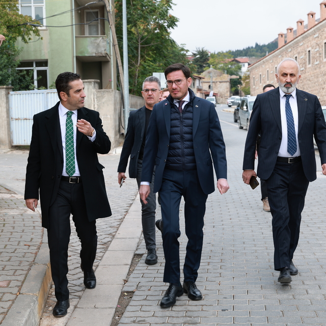 Tokat'ta turizmi canlandıracak metruk binalar yıkılarak otopark alanı oluşt...