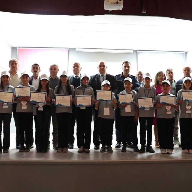 Ağırnas Kaşifleri projesindeki çocuklar sertifikalarını aldı