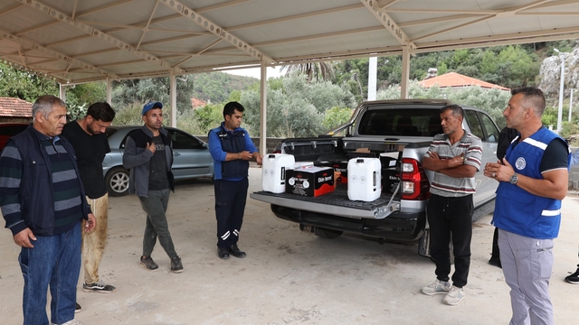 Muğla'da selden zarar gören üreticiye gübre desteği verildi