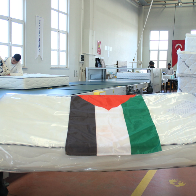 Liseliler, ürettikleri yatakları Filistin'e gönderecek