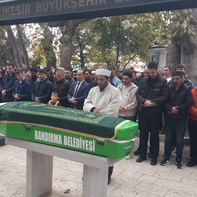 Antrenmanda kalp krizi geçiren kaleci hayatını kaybetti (2)