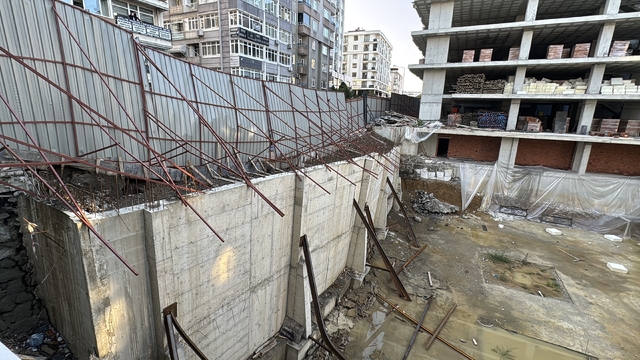 İstinat duvarında çökme riski tespit edildi, yol ulaşıma kapatıldı