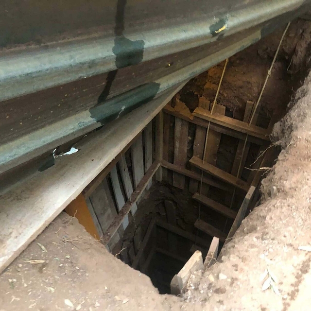 Bahçesinde kaçak tarihi eser kazısı yaparken suçüstü yakalandı