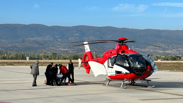 Tokat'ta ambulans helikopter vücudunda yanıklar oluşan kişi için havalandı