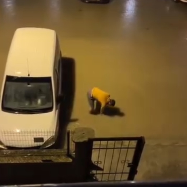 Hatay'da sağanak nedeniyle yollar suyla doldu, bazı bölgelerde heyelan meyd...
