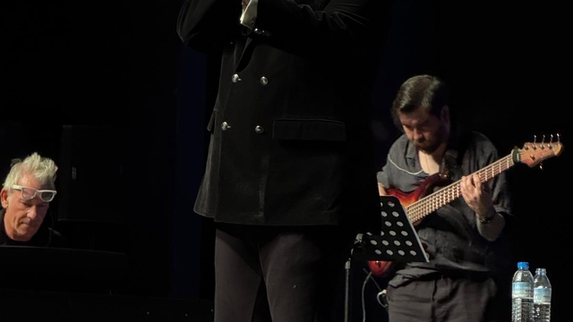 Bursa'daki "Cumhuriyet Konseri"nde opera sanatçısı Hakan Aysev sahne aldı