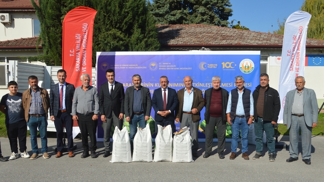 Sakarya'da çiftçilere bezelye tohumu dağıtıldı
