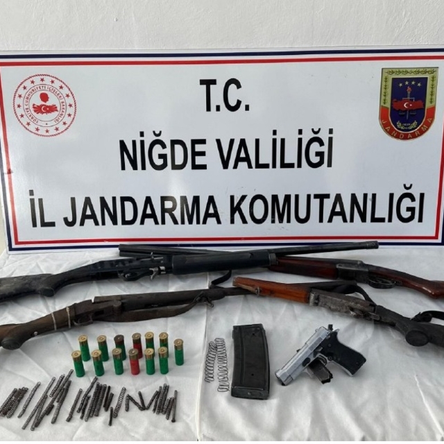 Niğde'de ruhsatsız silah operasyonunda 2 şüpheli yakalandı
