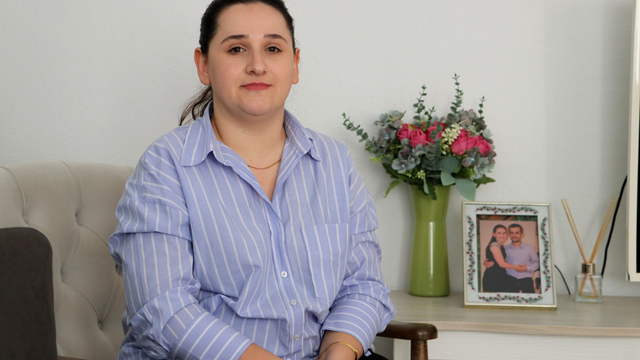 Çocukluğundan beri iletişim sorununa neden olan kekemeliği sabırla aştı