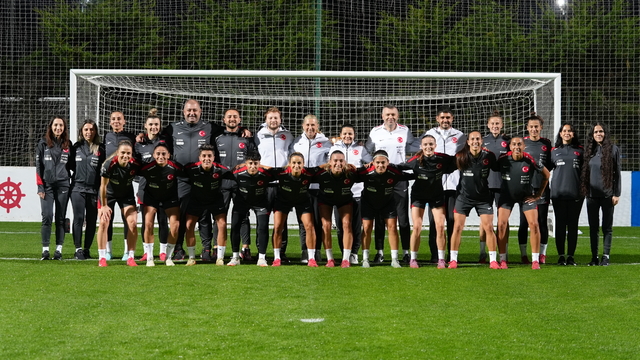 İzmir'de milli heyecan