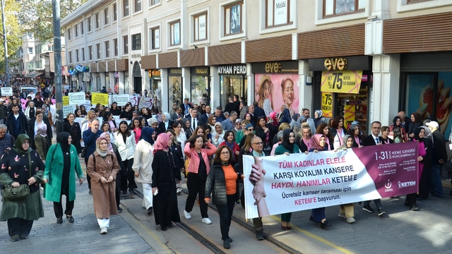 Bursa'da meme kanseri farkındalık ayı yürüyüşü düzenlendi