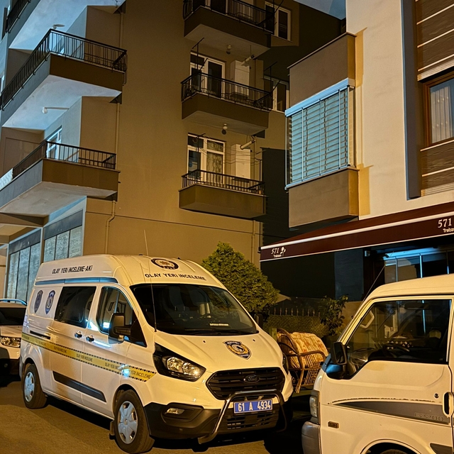 Tartıştığı eşi ve kızını silahla yaraladı