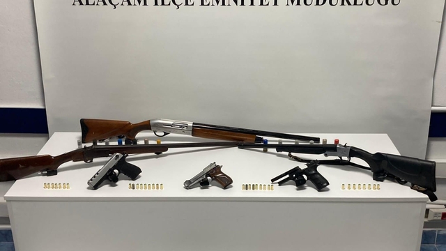 Samsun'da ruhsatsız silah ve çalıntı motosiklet operasyonunda 2 kişi yakalandı