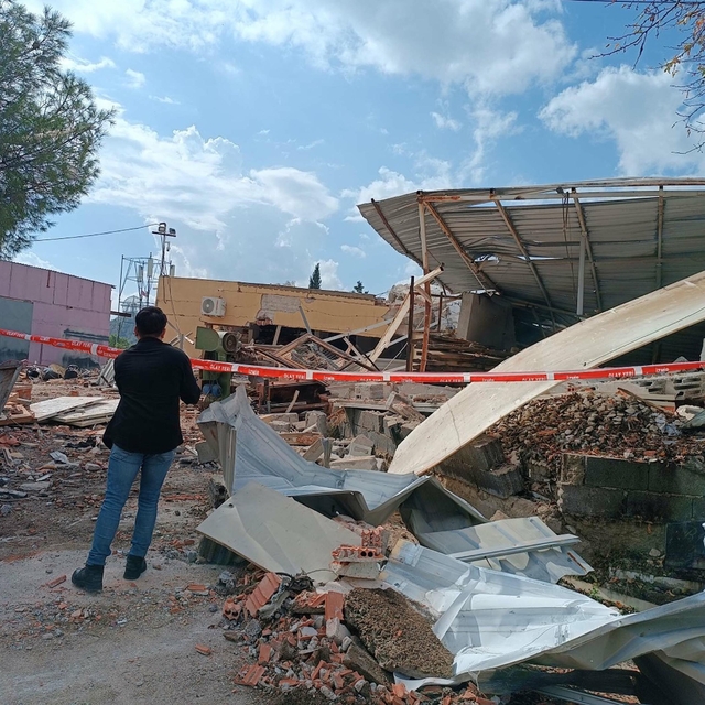 İzmir'de müstakil evde patlama: 1 yaralı