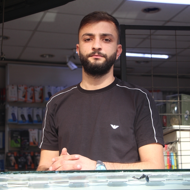 Kepengi aralayıp girdiği iş yerinden 25 cep telefonu çaldı (2)