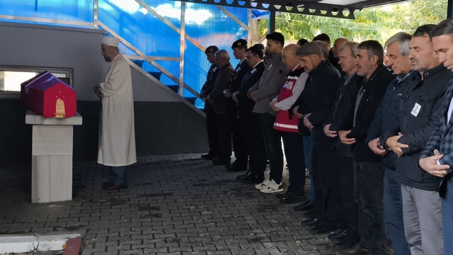 Kıbrıs gazisi Ahmet Yaraş, memleketi Kırklareli'nde son yolculuğuna uğurlandı