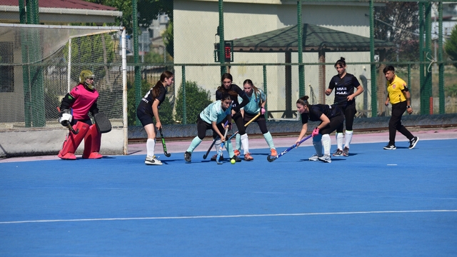 Kadınlar Açık Alan Hokey Süper Lig 1. etap maçları Osmaniye'de başladı