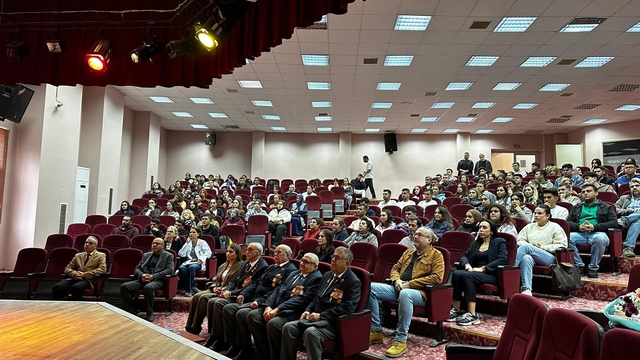 Alaşehir'de gaziler üniversite öğrencileriyle buluştu