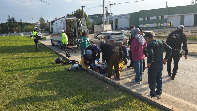 İnegöl'de otomobilin halatla çektiği motosikletin devrilmesi sonucu bir kişi yaralandı
