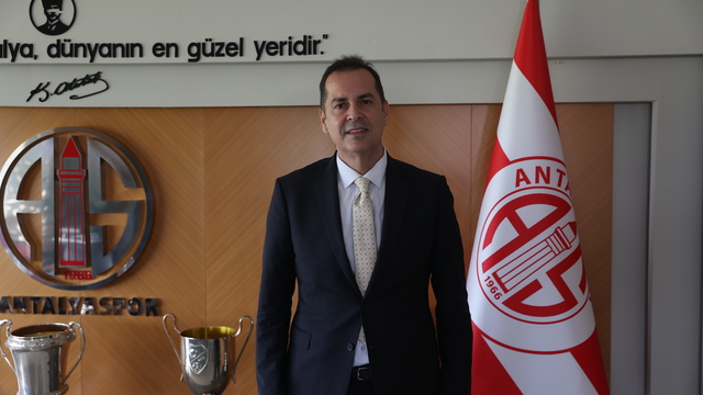 Antalyaspor Başkanı Rıza Perçin'den genç futbolcuları Gueye'ye övgü: