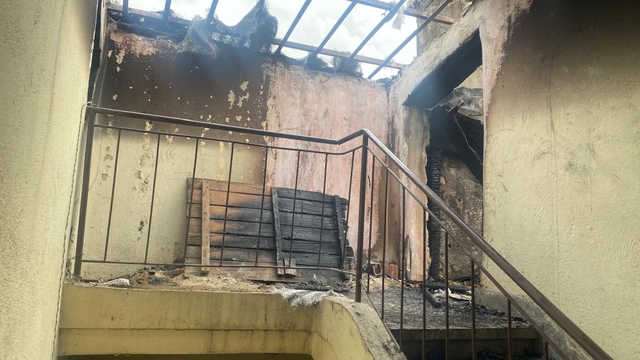 Yangın çıkan çatı katındaki dairede kadın cesedi bulundu