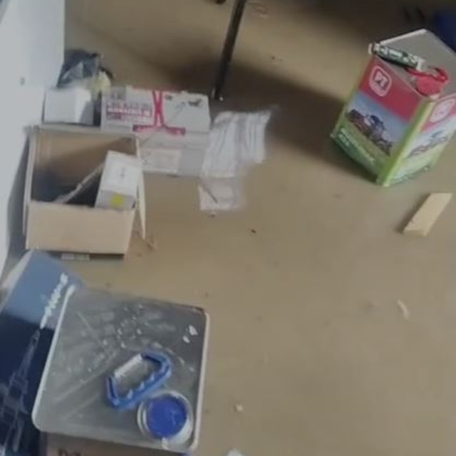 Adana'da sağanak; iş yerlerini su bastı, araçlar mahsur kaldı