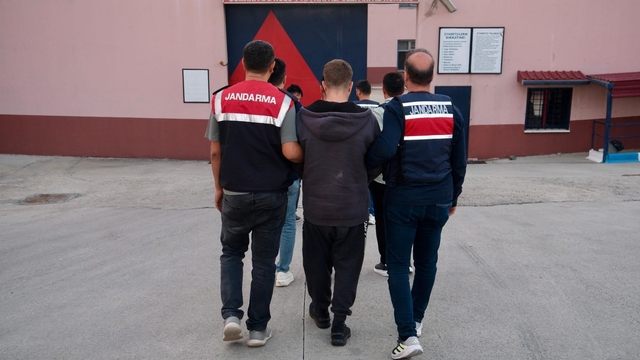 Osmaniye'de DEAŞ operasyonunda yakalanan 6 zanlı tutuklandı