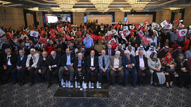 HAK-İŞ Genel Başkanı Arslan, "Emek Kahramanları Ödül Töreni"nde konuştu: