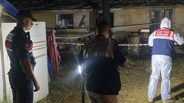 Annesini yaralayıp, mesaj attığını öne sürdüğü iş arkadaşını öldürdü