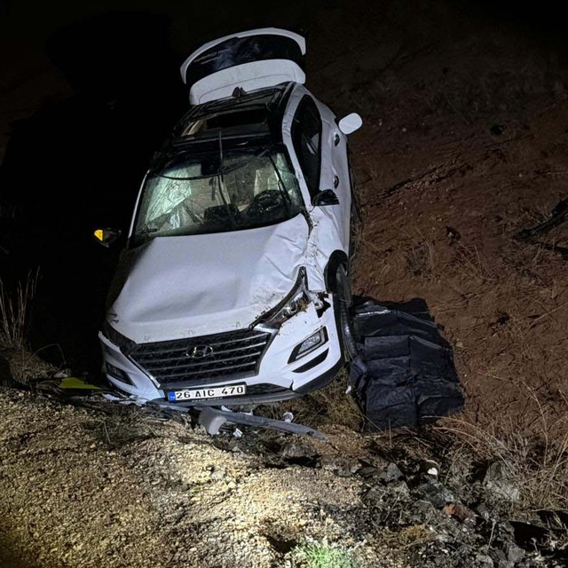 Ehliyetsiz sürücünün kontrolünden çıkan otomobil takla attı: 1 ölü, 4 yaral...