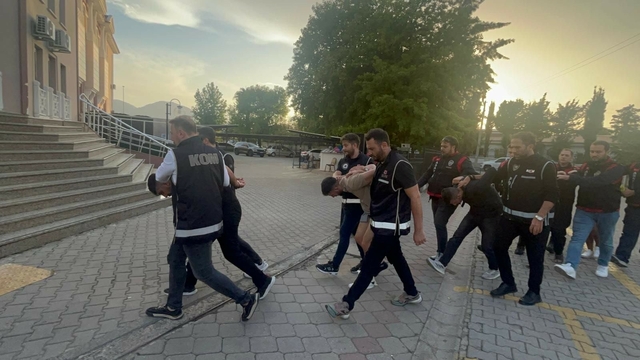 Fethiye'de uyuşturucu operasyonunda polisle çatışan 2 şüpheli tutuklandı