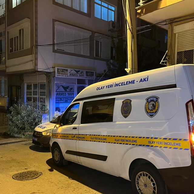 İzmir'de dini nikahla yaşadığı eşini tabanca ile yaralad