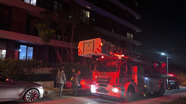 İzmir'de apartman dairesinde çıkan yangın söndürüldü