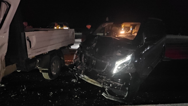 Çorum'da kamyonetle minibüsün çarpıştığı kazada 7 kişi yaralandı