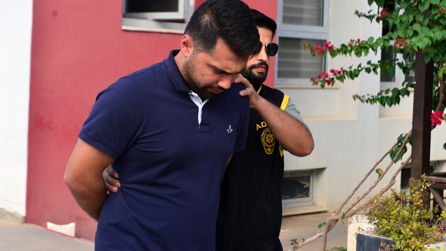 Otomobilde ölü bulunan galericiyi sevgilisinin oğlu dövmüş