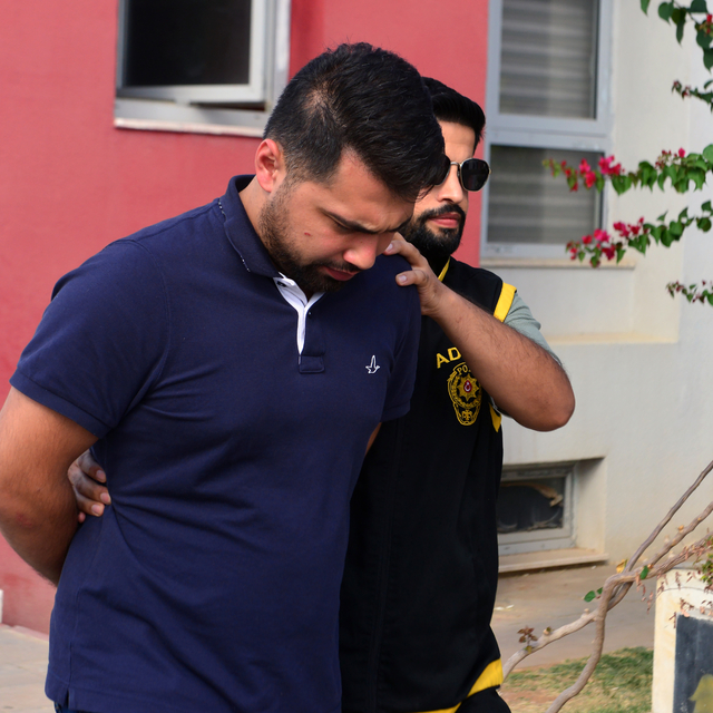 Otomobilde ölü bulunan galericiyi sevgilisinin oğlu dövmüş