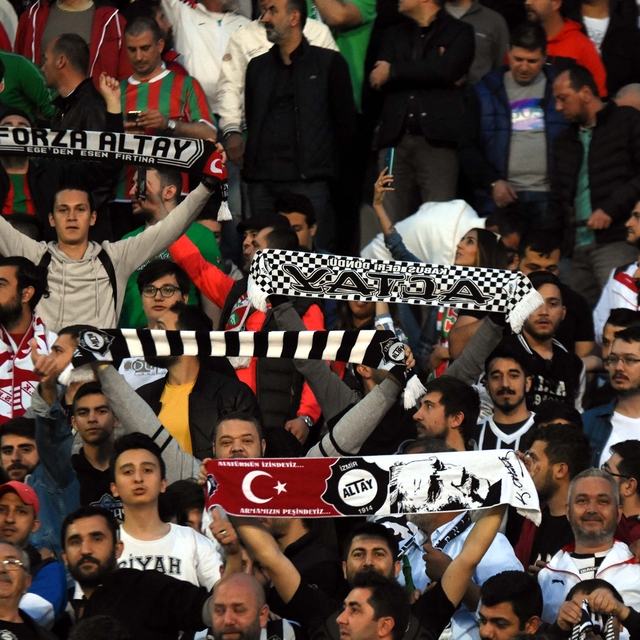 Altay'dan Karşıyaka'ya derbi jesti